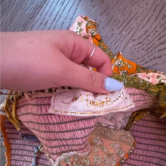 Colorful patterned Crop Top - Picture 3 of 3